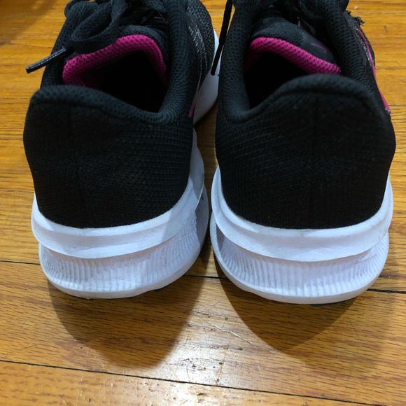 Nike Downshifter will get ya running with a smile! - Picture 3 of 7